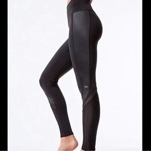 Alo yoga black high waisted airbrush elevate leggings